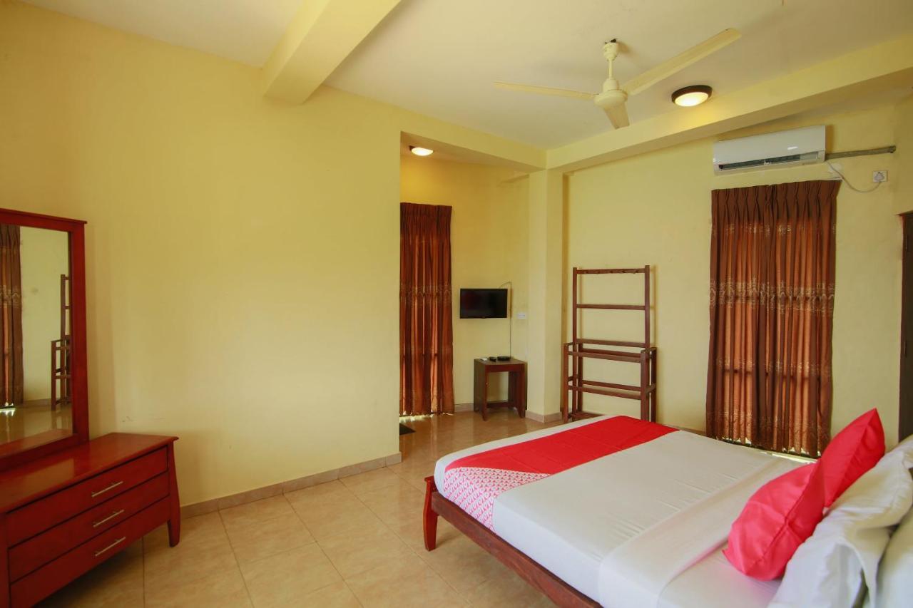 Oyo 553 Polhena Bay Resort Matara Exterior foto